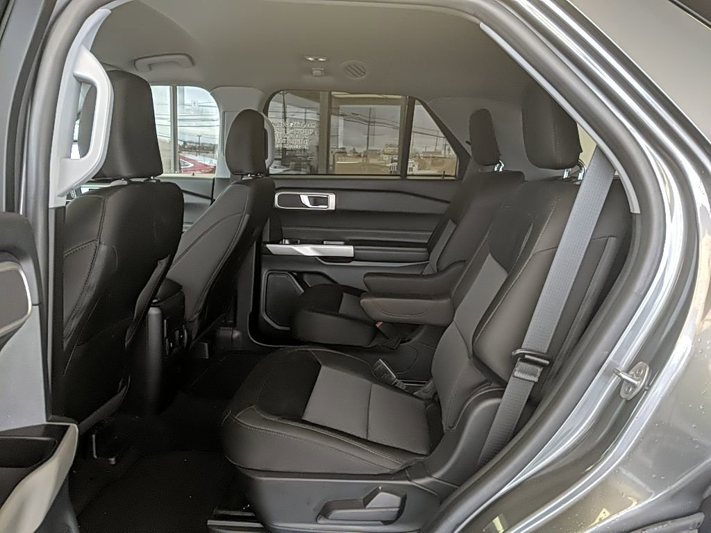 Certified 2023 Ford Explorer XLT w/ Class IV Trailer Tow Package image 13