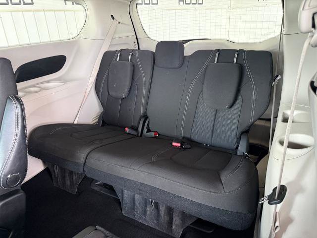 Used 2023 Chrysler Voyager LX FWD image 10