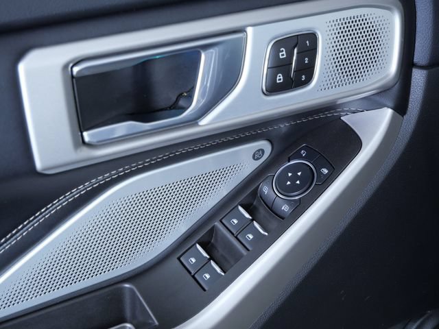 Certified 2023 Ford Explorer Limited w/ Limited Technology Package AWD/4WD image 16
