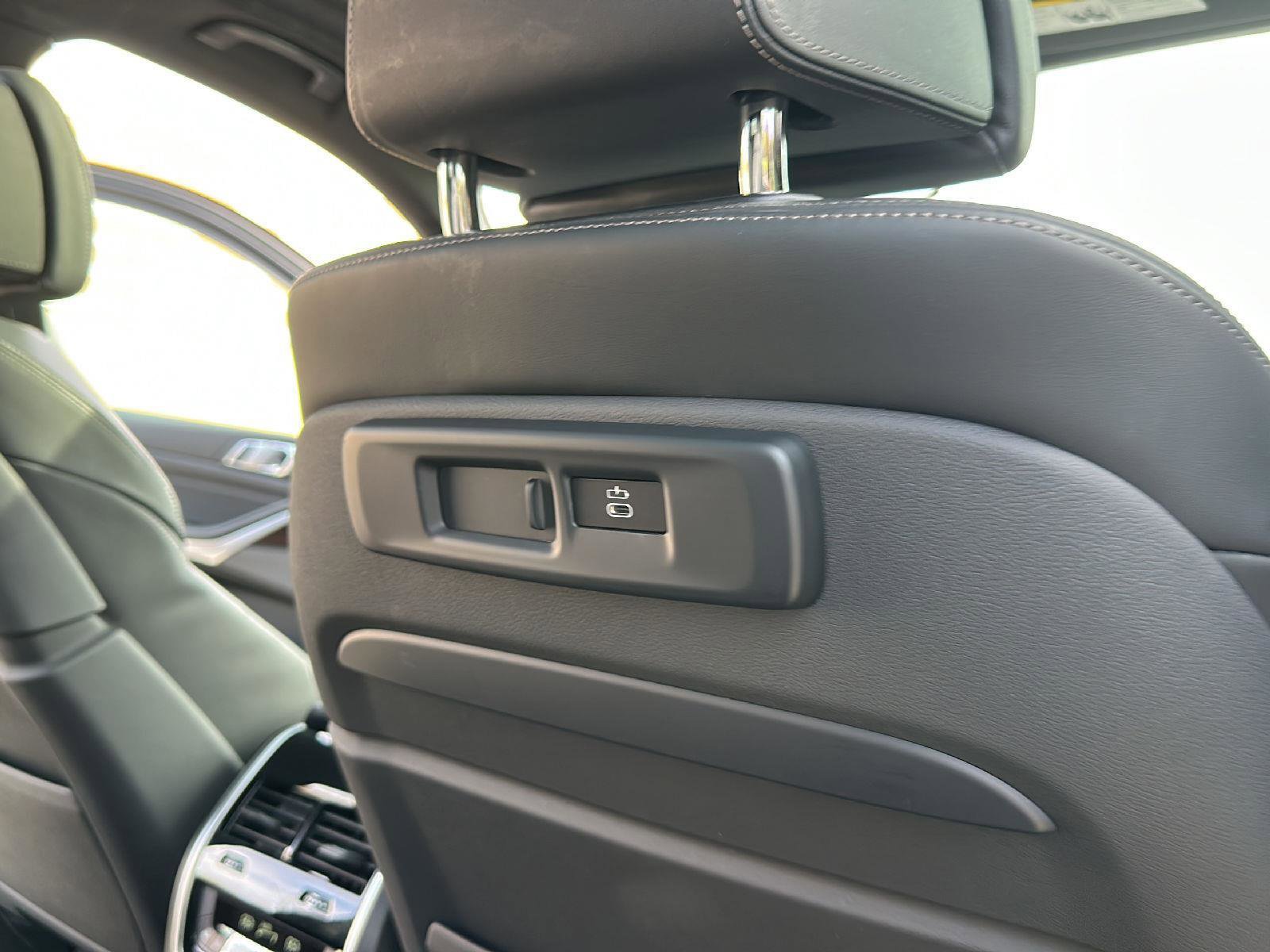 Used 2020 BMW X5 xDrive40i w/ M Sport Package image 35