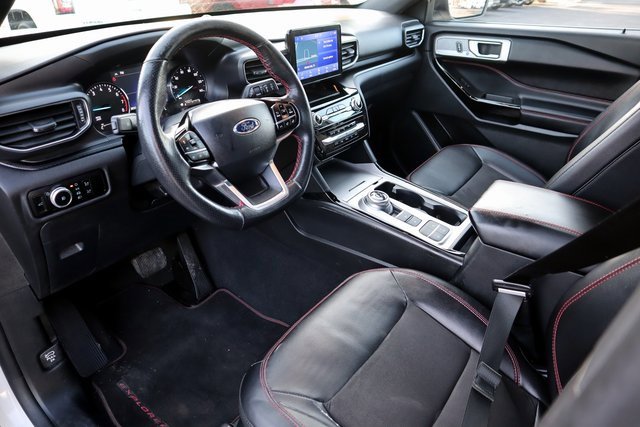 Certified 2023 Ford Explorer ST-Line w/ Class IV Trailer Tow Package image 3