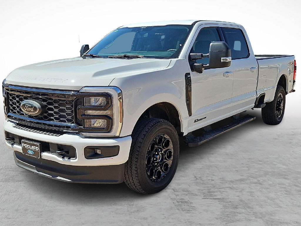 Certified 2025 Ford F250 XLT w/ Black Appearance Package AWD/4WD image 5