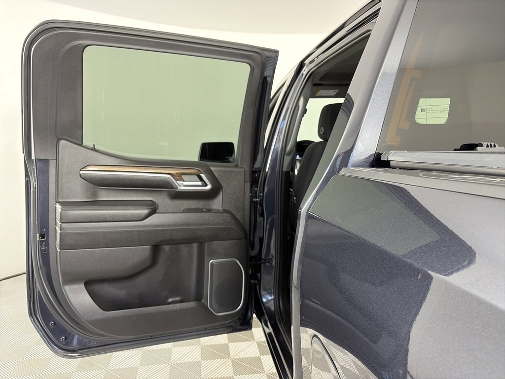 Used 2023 GMC Sierra 1500 SLE w/ Preferred Package image 12