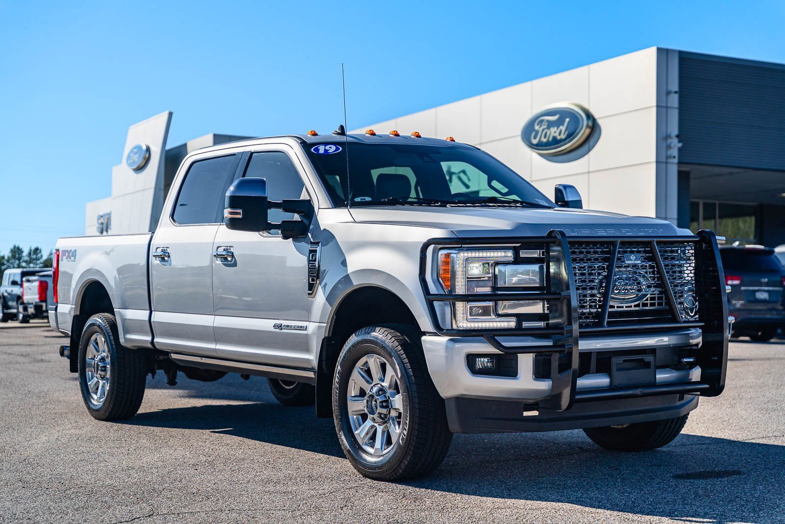Certified 2019 Ford F250 Platinum w/ Platinum Ultimate Package image 8