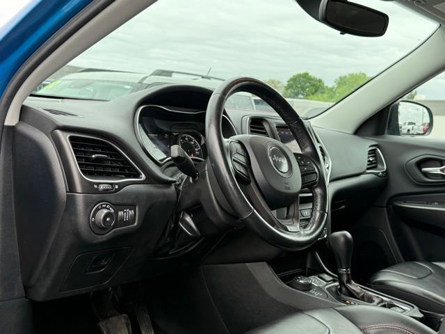 Used 2020 Jeep Cherokee Trailhawk w/ Cold Weather Group AWD/4WD image 13