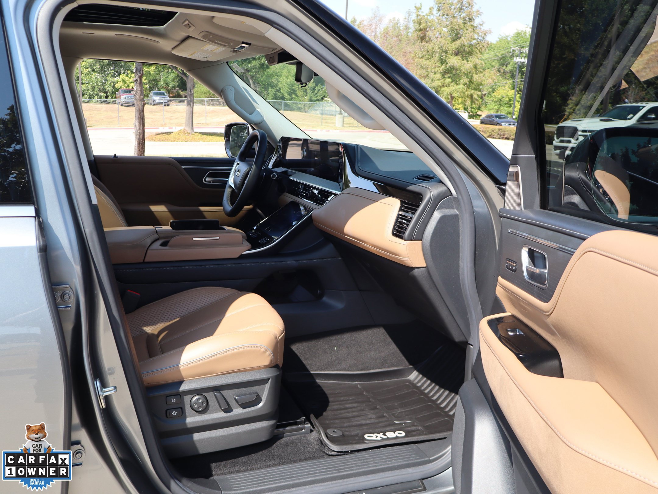 Used 2025 INFINITI QX80 Sensory AWD/4WD image 33