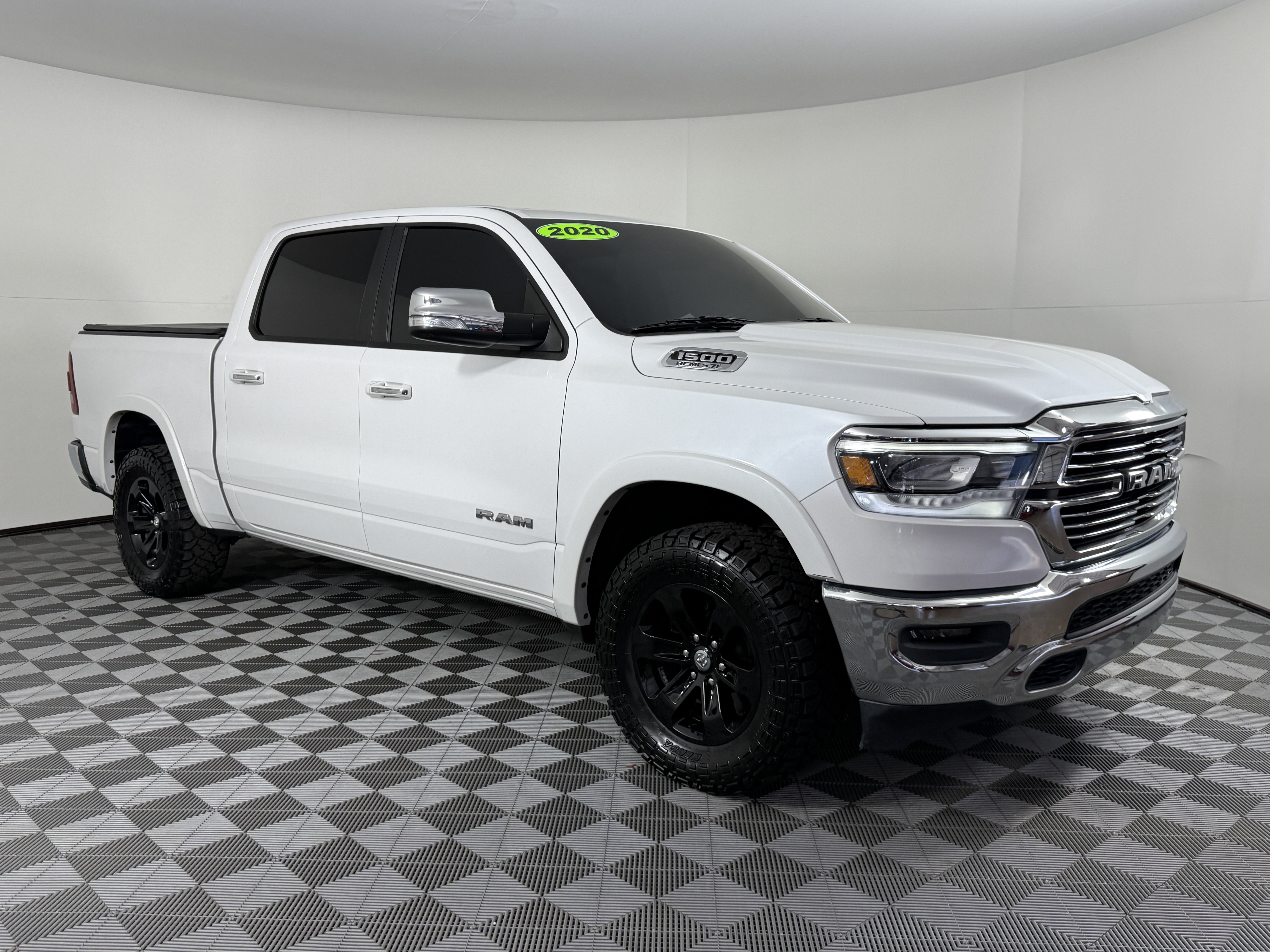 Used 2020 RAM 1500 Laramie RWD image 1