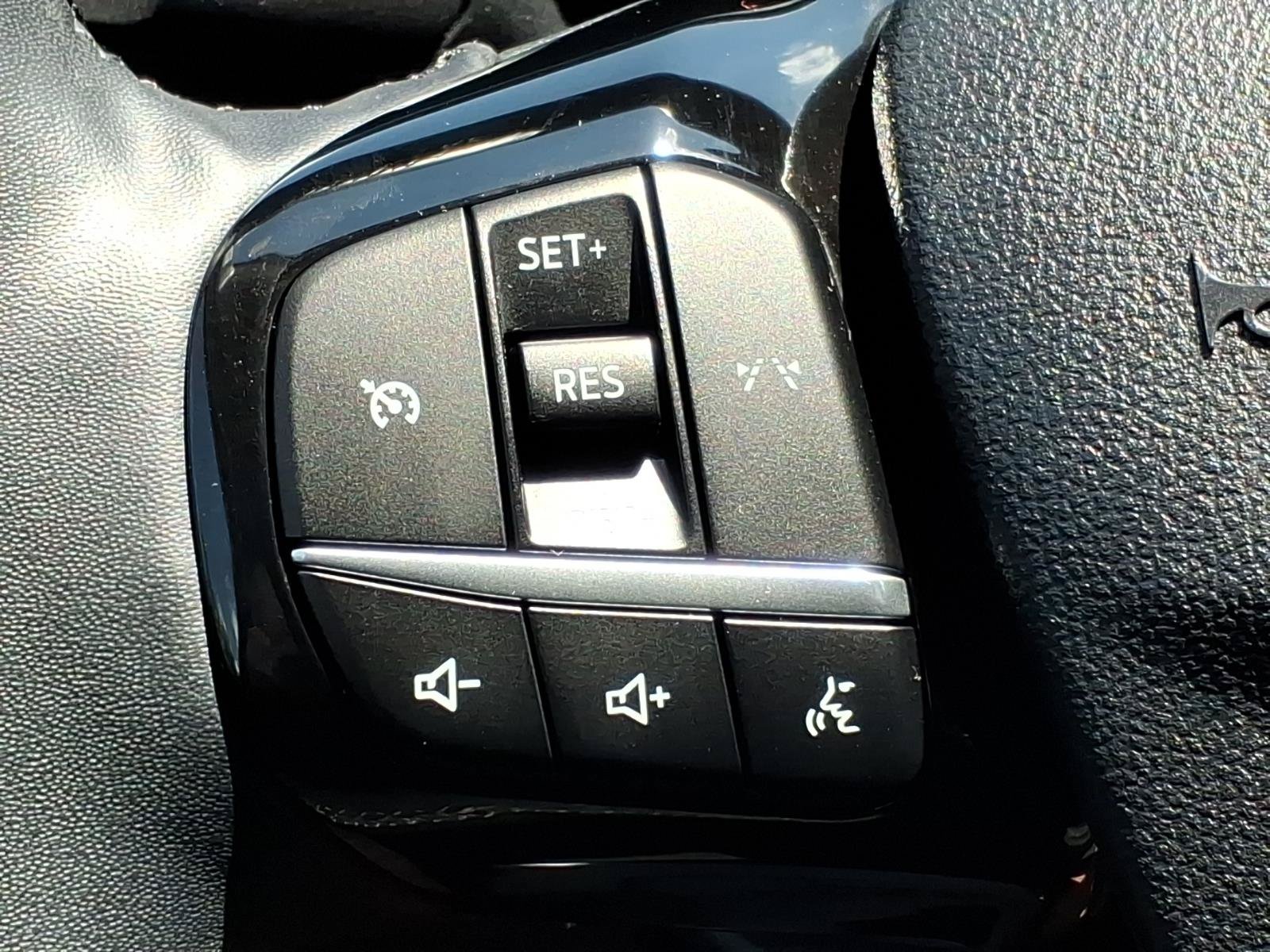 Certified 2024 Ford Escape Active AWD/4WD image 23