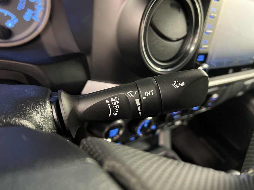 Used 2020 Toyota Tacoma TRD Off-Road w/ TRD Premium Off Road Package image 24