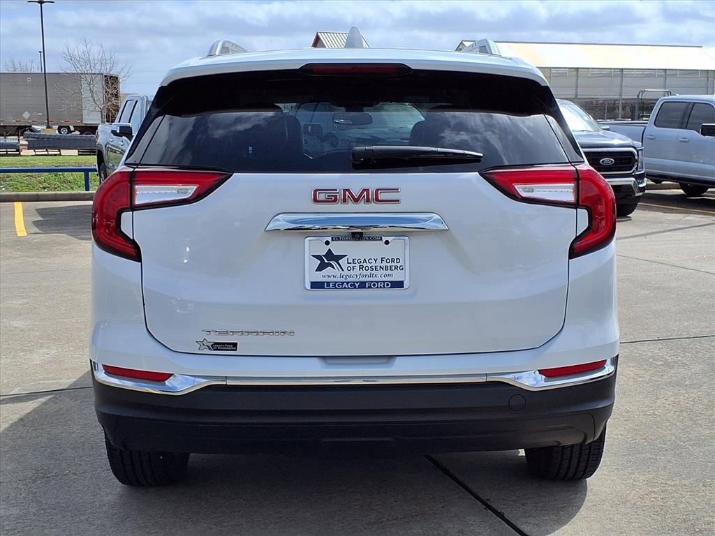 Used 2023 GMC Terrain SLT image 5