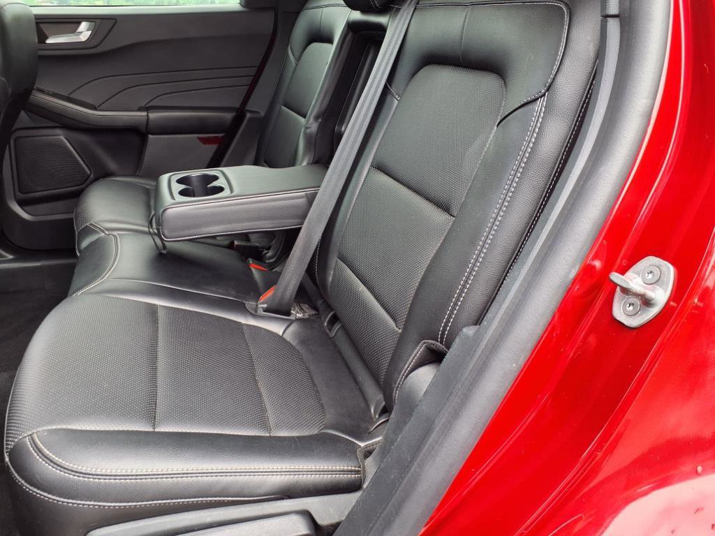 Certified 2022 Ford Escape Titanium image 9