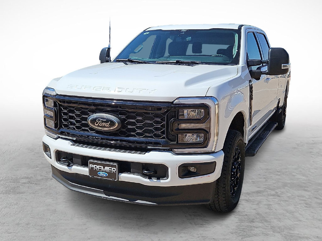 Certified 2025 Ford F250 XLT w/ Black Appearance Package AWD/4WD image 4