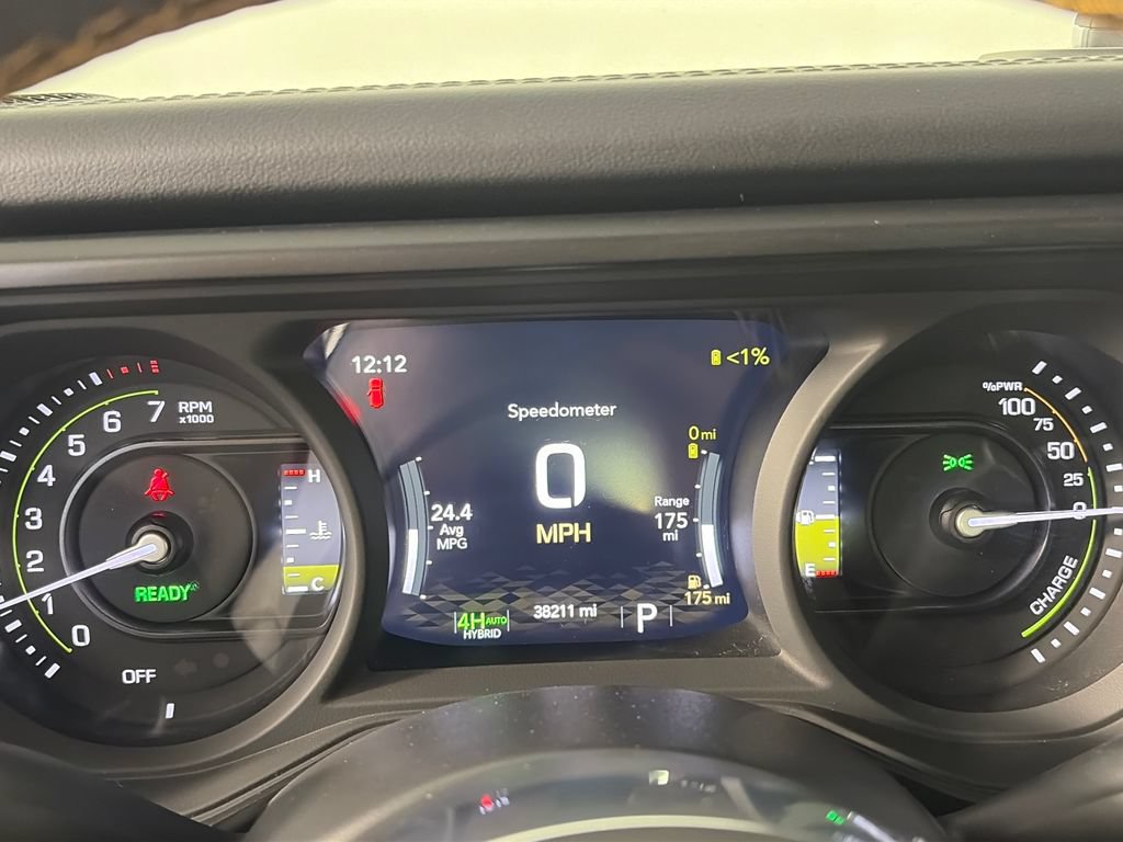 Used 2024 Jeep Wrangler Unlimited Sahara AWD/4WD image 15