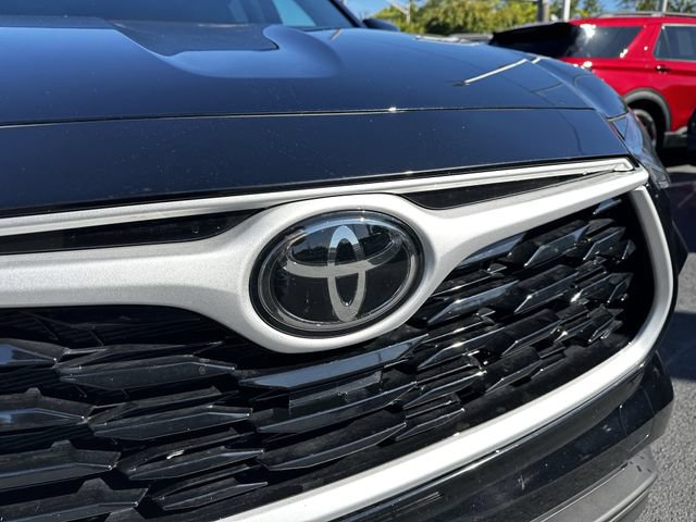 Used 2024 Toyota Highlander XLE AWD/4WD image 10