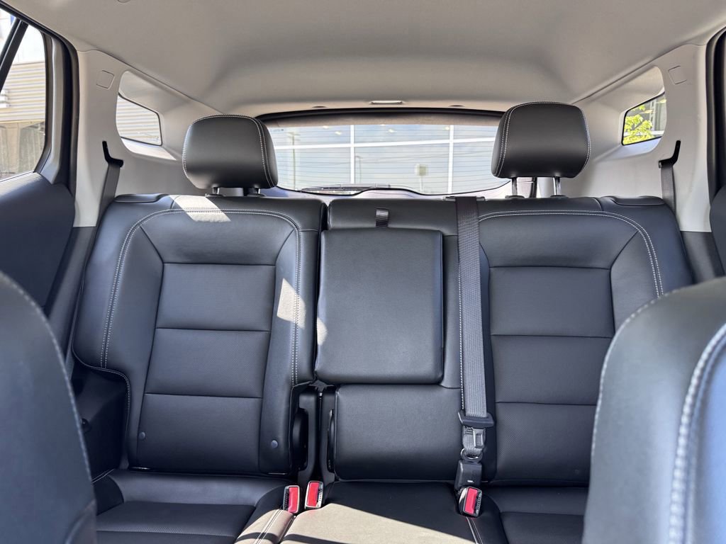 Used 2023 GMC Terrain SLT image 26