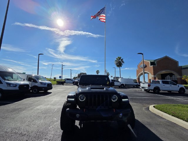 Used 2021 Jeep Gladiator Mojave w/ Dual Top Group AWD/4WD image 3