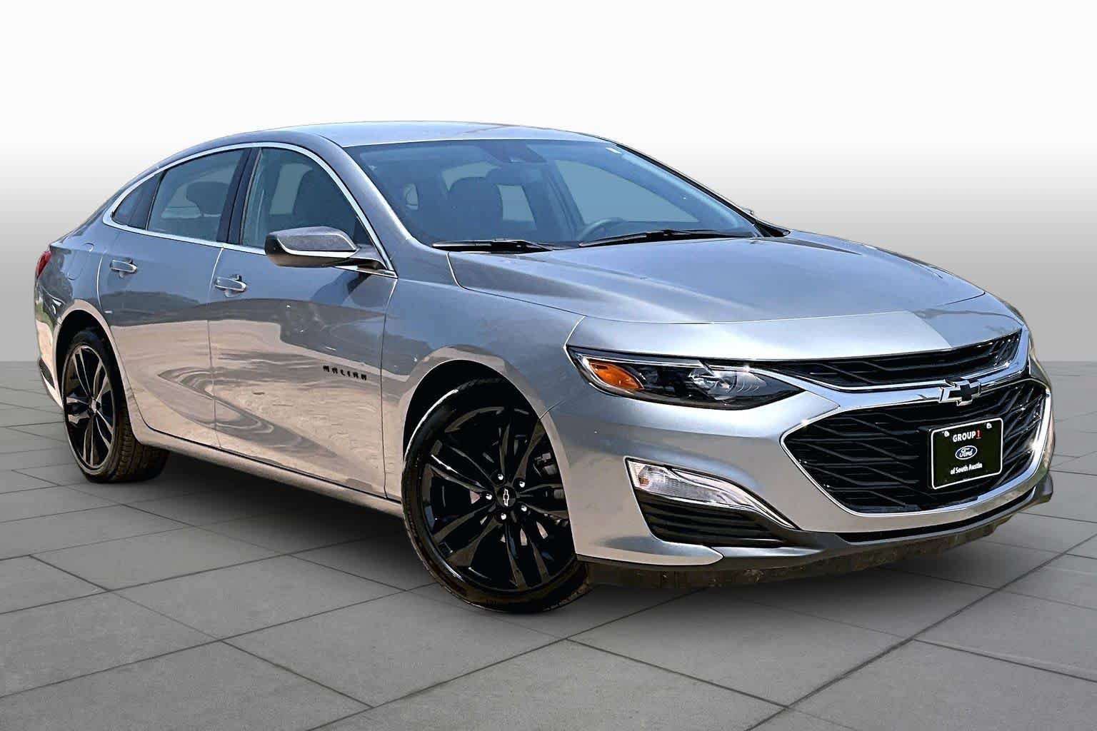 Used 2025 Chevrolet Malibu RS FWD image 3