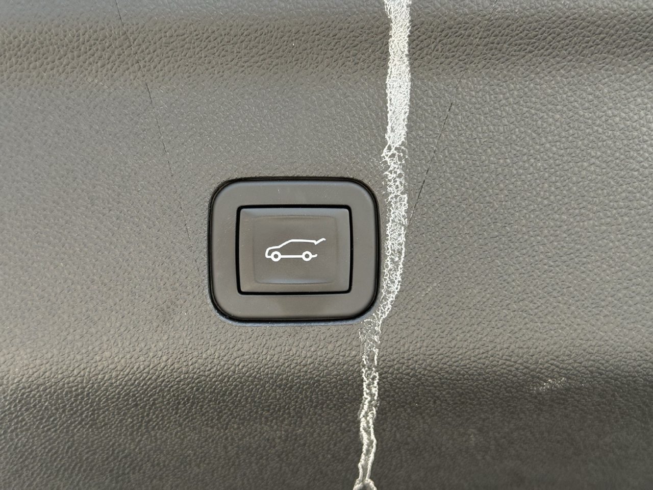 Used 2025 Chevrolet Tahoe Premier AWD/4WD image 29
