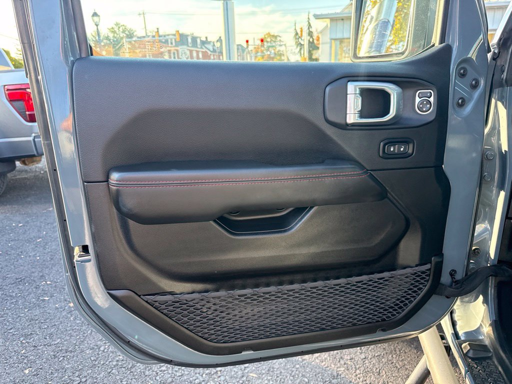 Used 2024 Jeep Wrangler Unlimited Rubicon AWD/4WD image 13