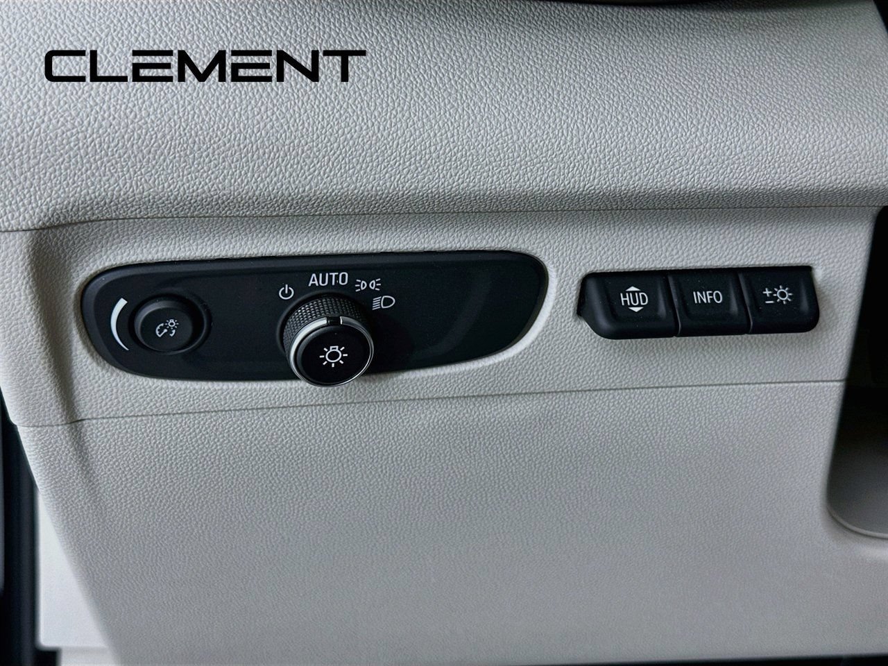 Used 2022 Buick Envision Avenir w/ Technology Package II AWD/4WD image 14