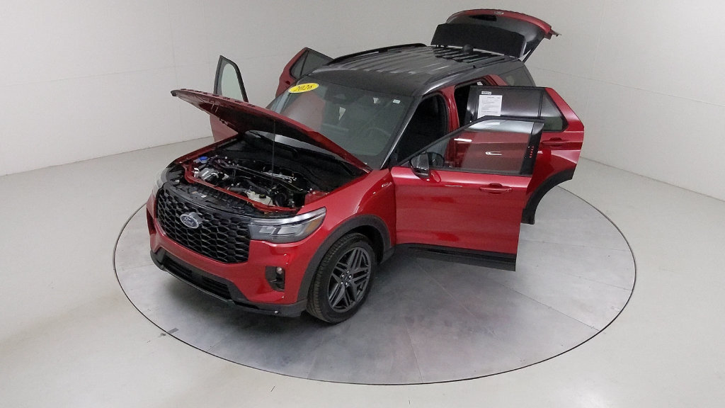 Certified 2026 Ford Explorer ST-Line w/ ST-Line Street Pack AWD/4WD image 46