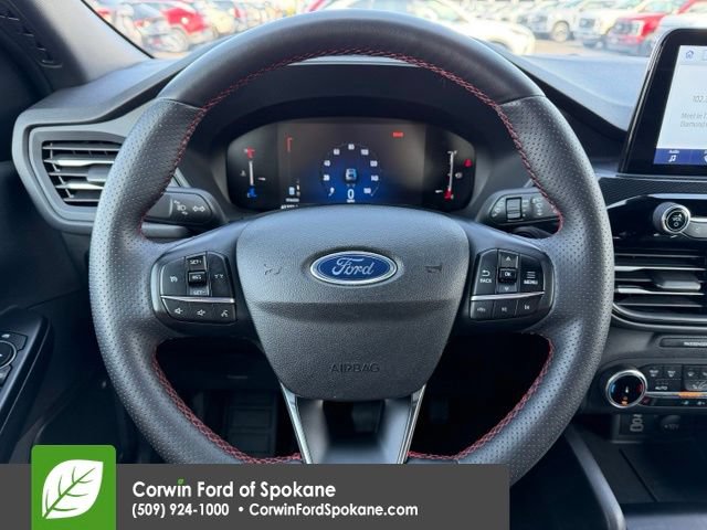 Certified 2025 Ford Escape ST-Line Select AWD/4WD image 24