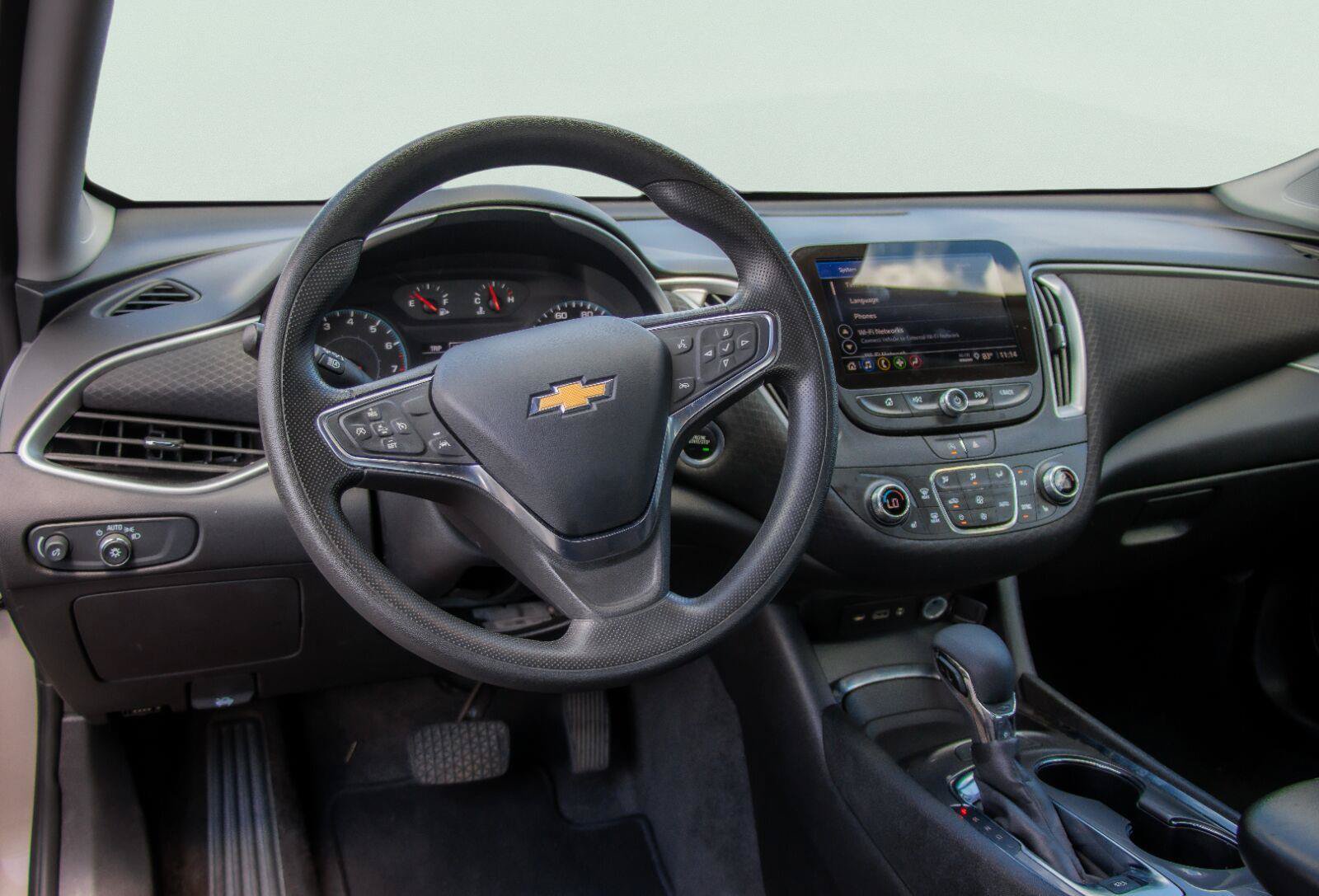 Used 2025 Chevrolet Malibu LT FWD image 5