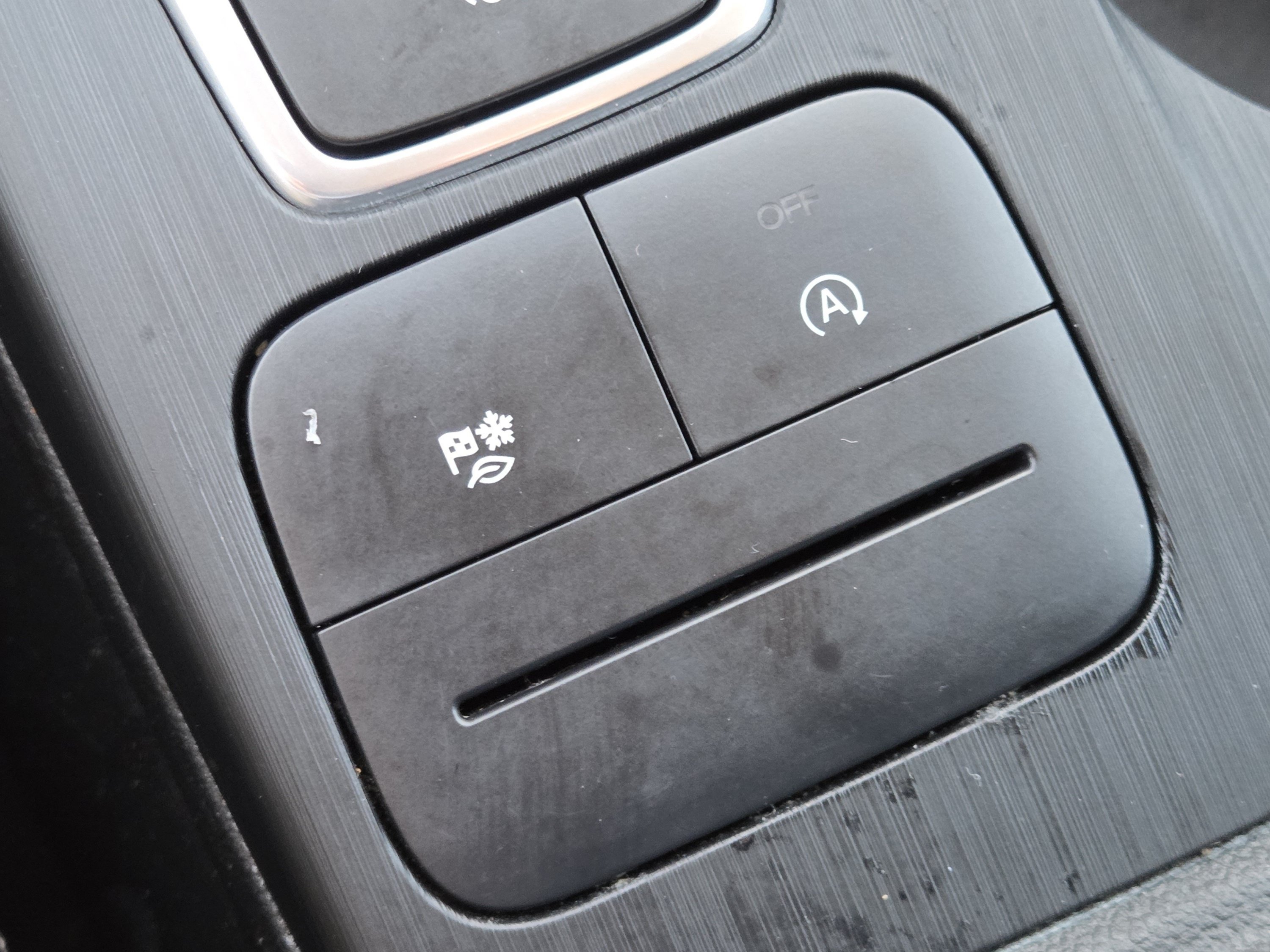 Certified 2020 Ford Escape SEL AWD/4WD image 15