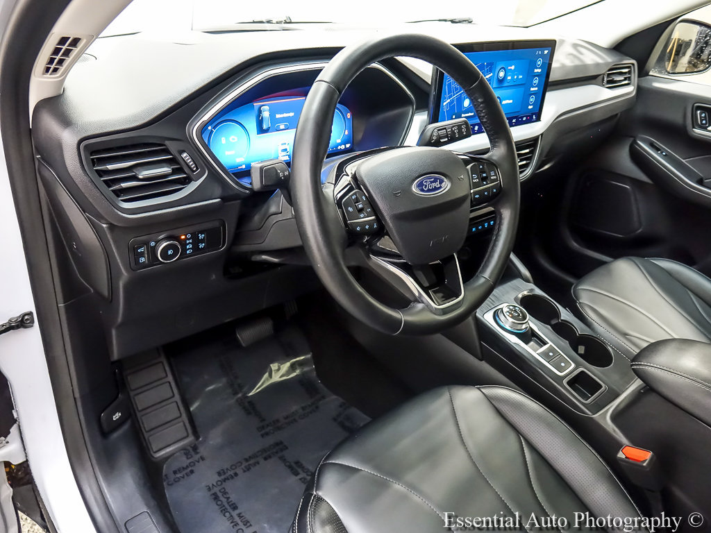 Certified 2025 Ford Escape SE w/ PHEV Premium Package FWD image 9