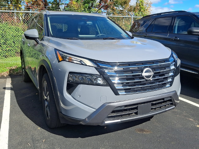 Used 2024 Nissan Rogue SL w/ SL Premium Package AWD/4WD image 2