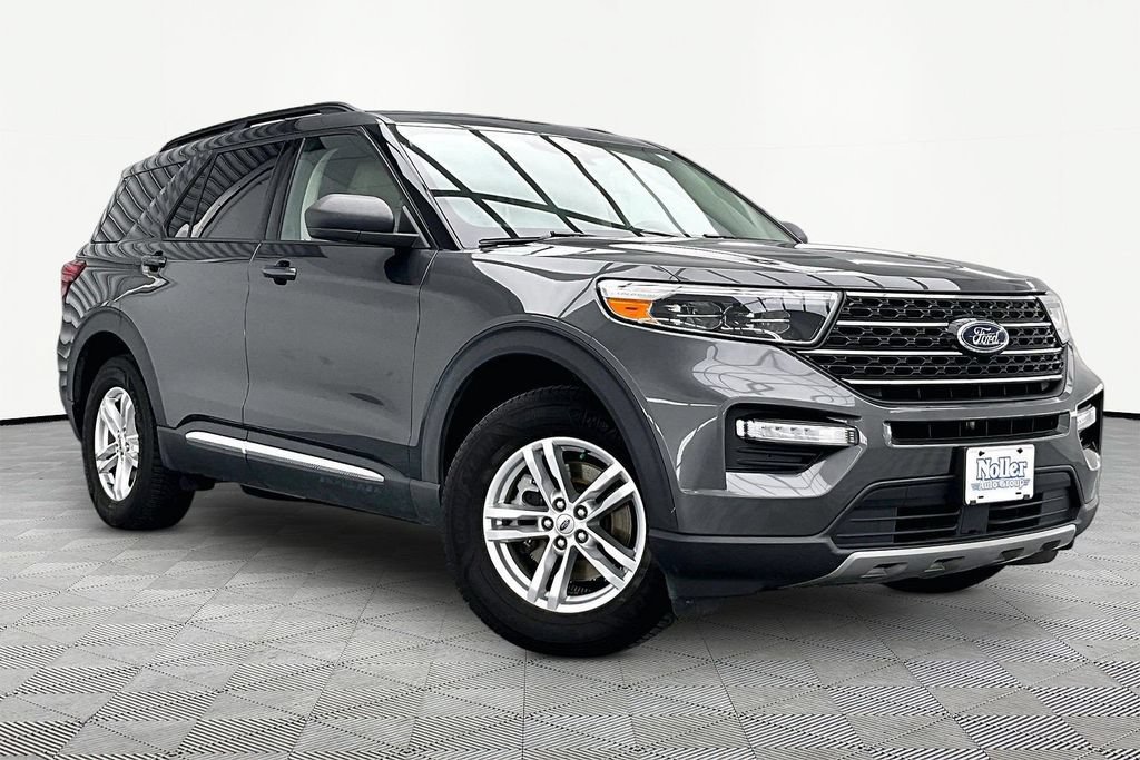 Certified 2020 Ford Explorer XLT w/ Equipment Group 202A AWD/4WD image 12