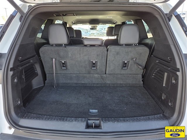 Used 2024 GMC Acadia Elevation image 14