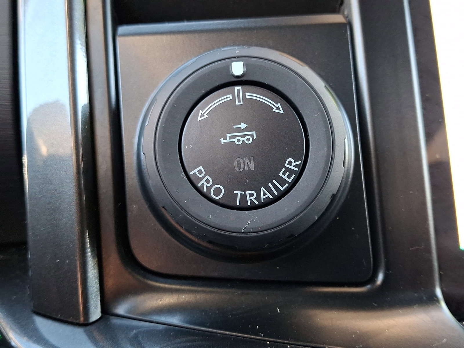 Certified 2022 Ford F150 XLT w/ Equipment Group 302A High image 25