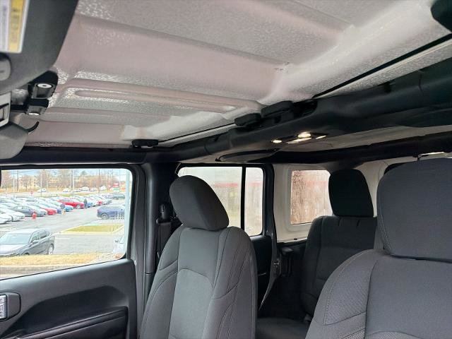 Used 2021 Jeep Wrangler Sport image 15