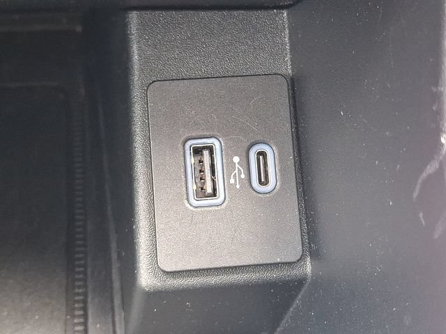 Certified 2024 Ford Edge Titanium AWD/4WD image 23