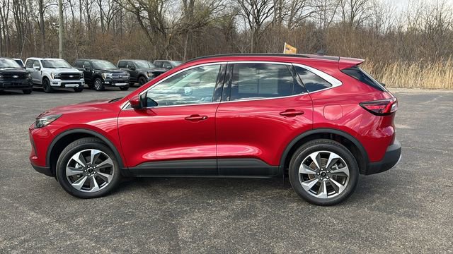 Certified 2024 Ford Escape Platinum image 2