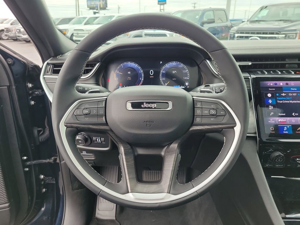 Used 2024 Jeep Grand Cherokee L Limited w/ Luxury Tech Group II AWD/4WD image 23