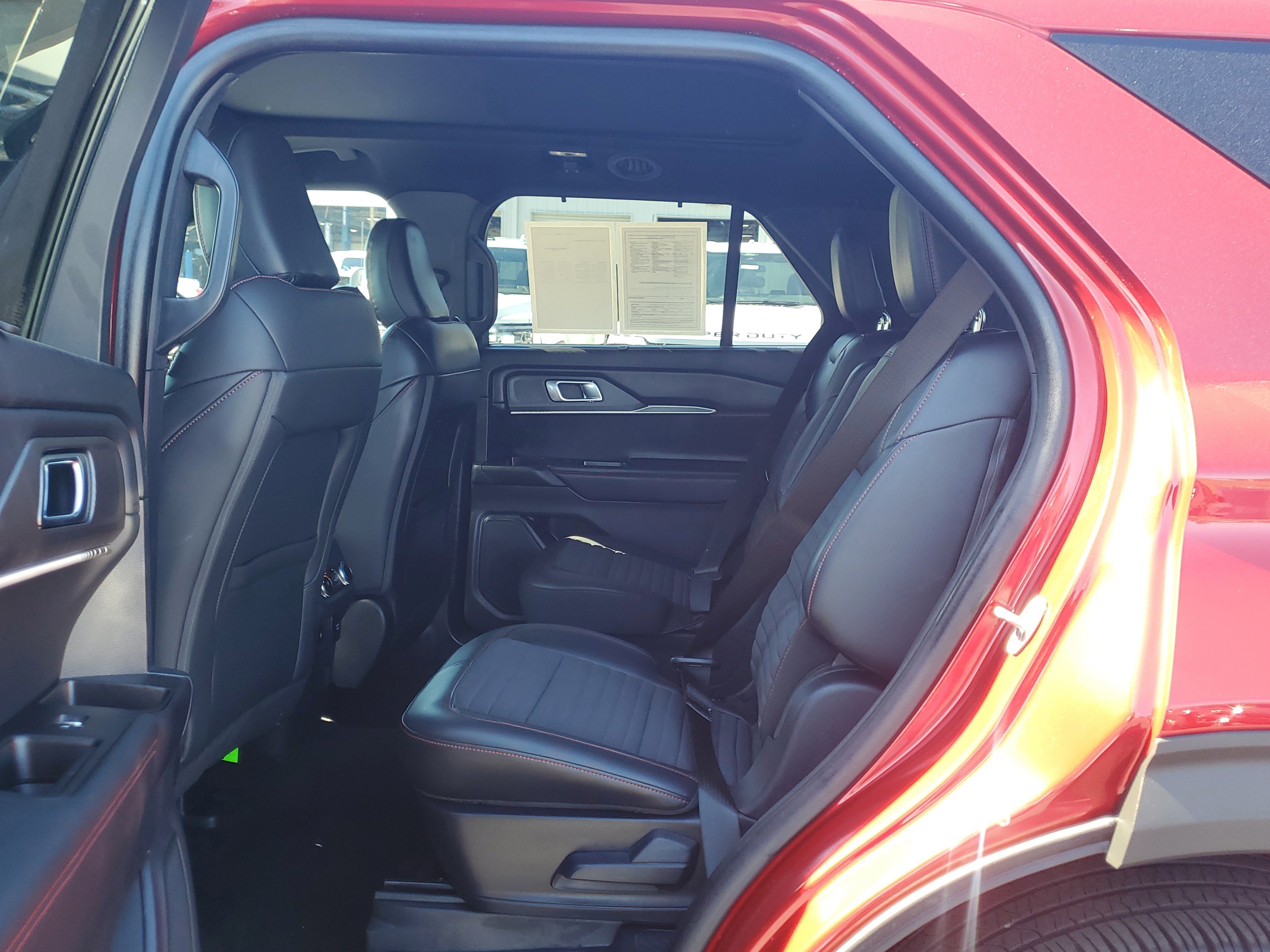 Certified 2025 Ford Explorer ST-Line w/ Premium Package image 14