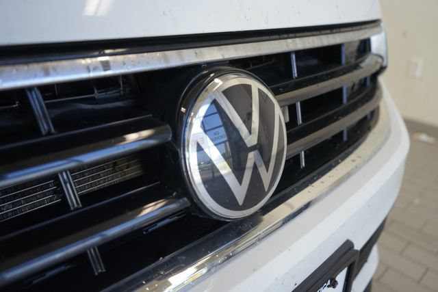 Used 2022 Volkswagen Tiguan SE R-Line AWD/4WD image 16