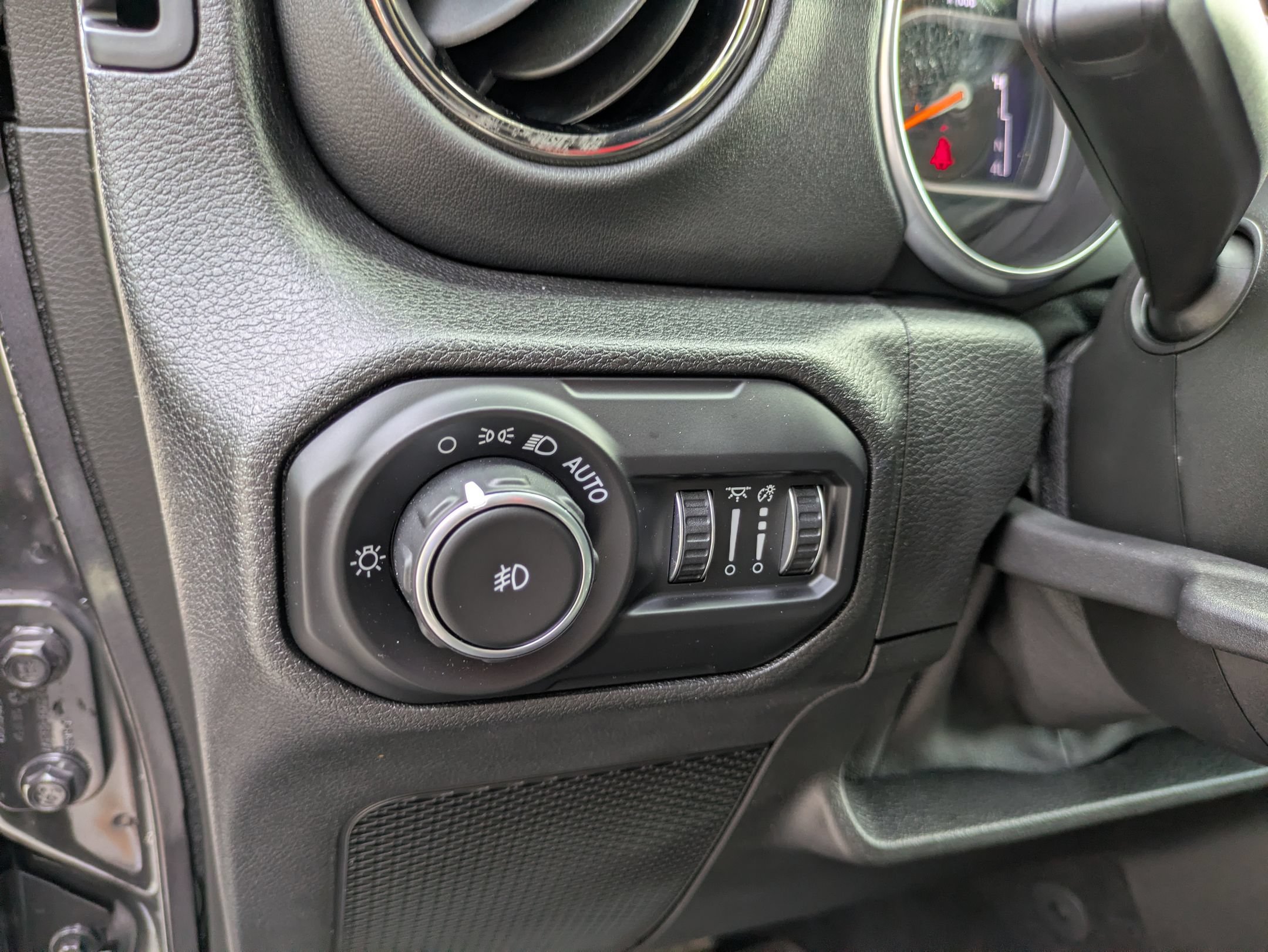 Used 2021 Jeep Wrangler Unlimited Sahara AWD/4WD image 17