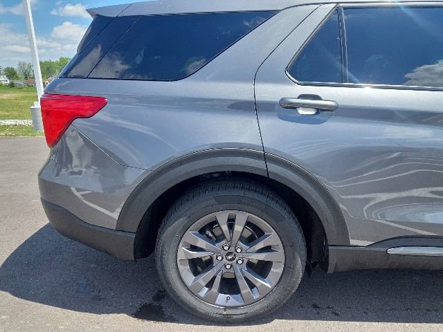 Certified 2022 Ford Explorer XLT w/ Equipment Group 202A RWD image 7