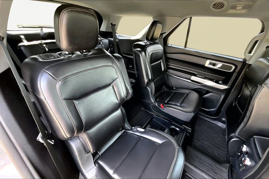 Certified 2021 Ford Explorer XLT w/ Equipment Group 202A image 27