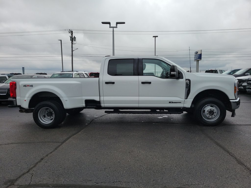 Certified 2025 Ford F350 XLT AWD/4WD image 3