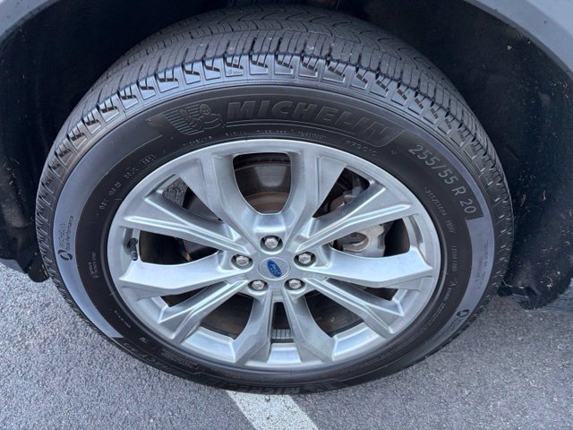Certified 2024 Ford Explorer Limited AWD/4WD image 9