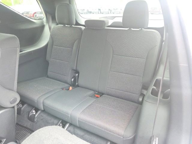 Used 2024 Chevrolet Traverse LT w/ LPO, Floor Liner Package FWD image 17