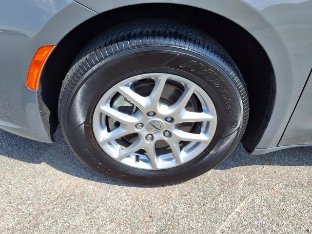Used 2025 Chrysler Pacifica Select FWD image 4