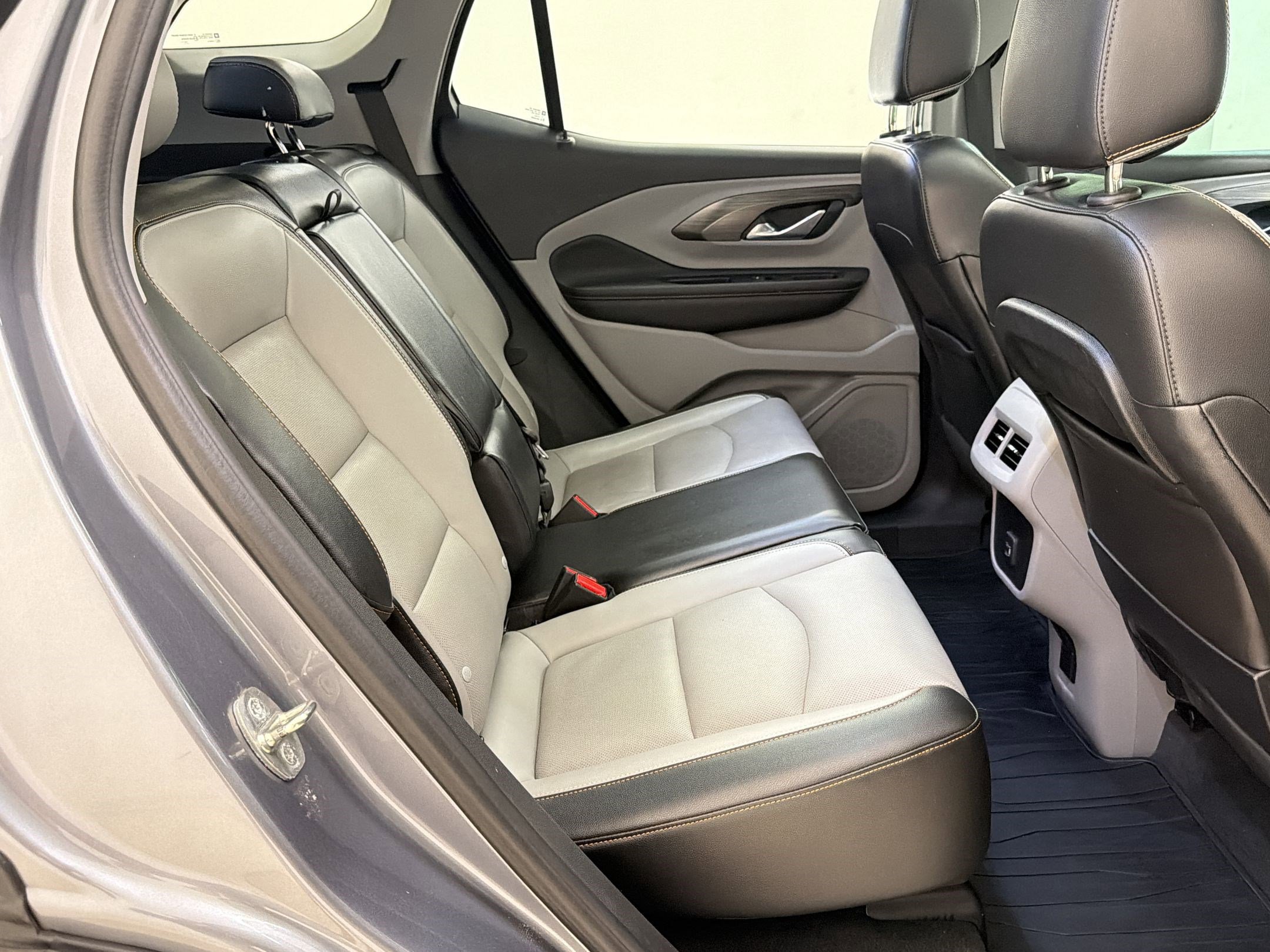Used 2020 GMC Terrain SLT w/ Preferred Package FWD image 30