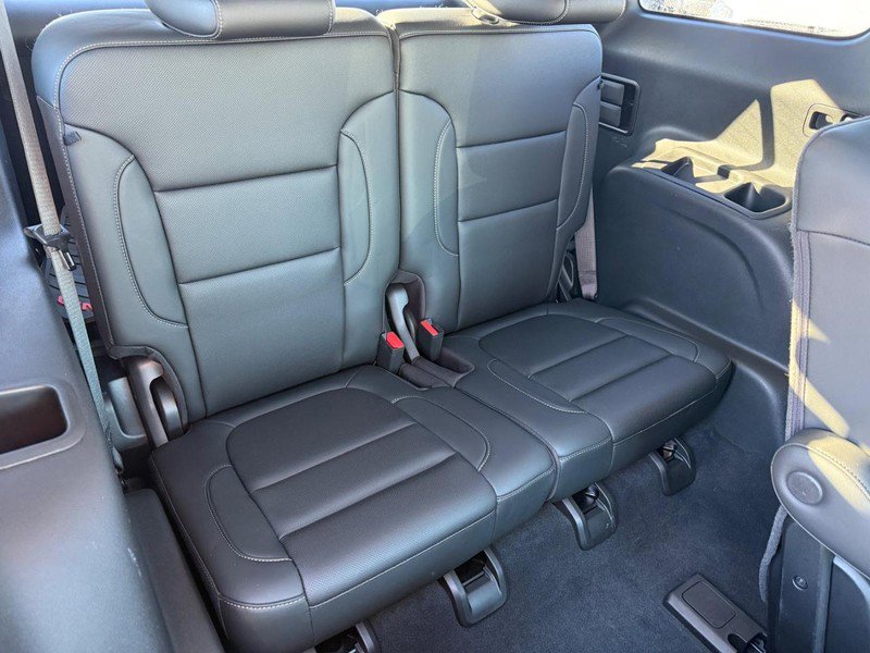 Used 2022 GMC Acadia SLT w/ Technology Package image 13