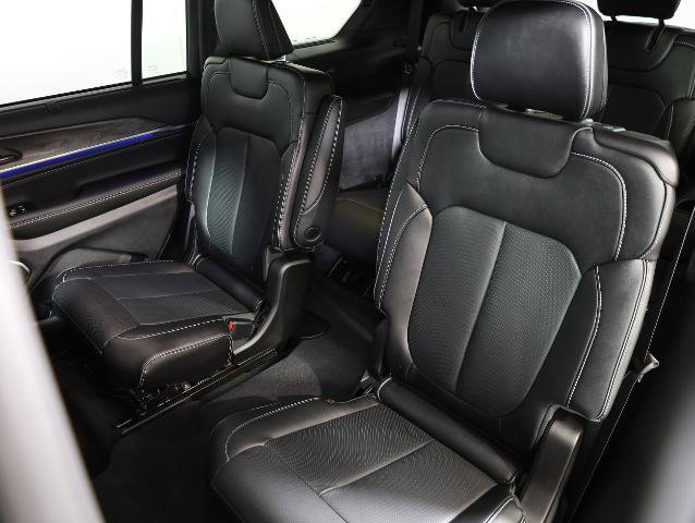 Used 2024 Jeep Grand Cherokee L Overland w/ Luxury Tech Group IV image 13