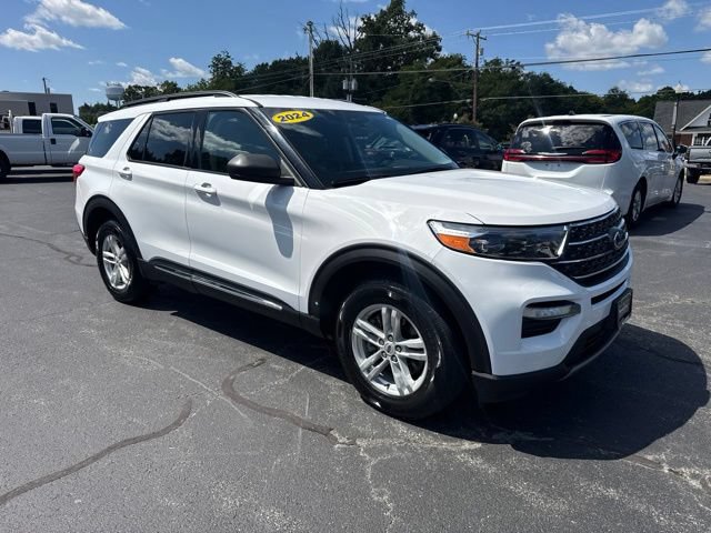 Certified 2024 Ford Explorer XLT w/ Equipment Group 202A AWD/4WD image 8